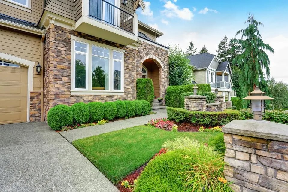 5 Low-Cost, High-Impact Outdoor Upgrades to Boost Curb Appeal - article hero image